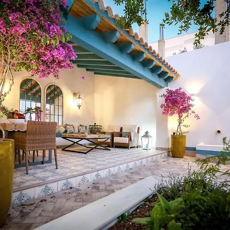 El Patio De Cristobal Colon Apartment