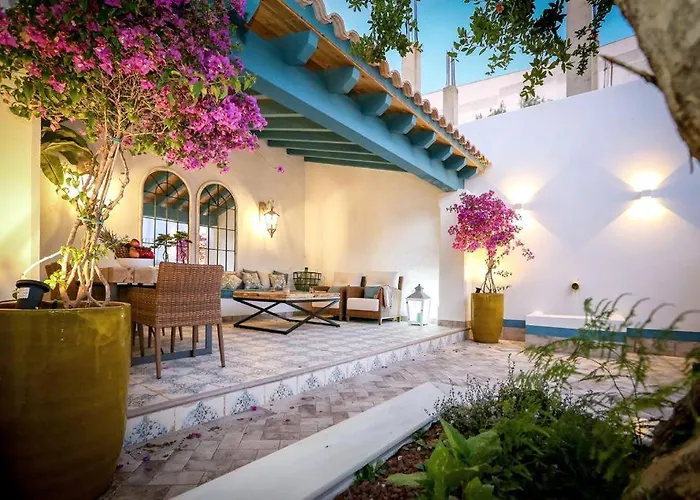 El Patio De Cristobal Colon Apartment